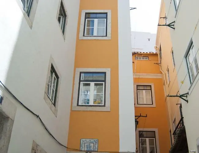 Alfama Center